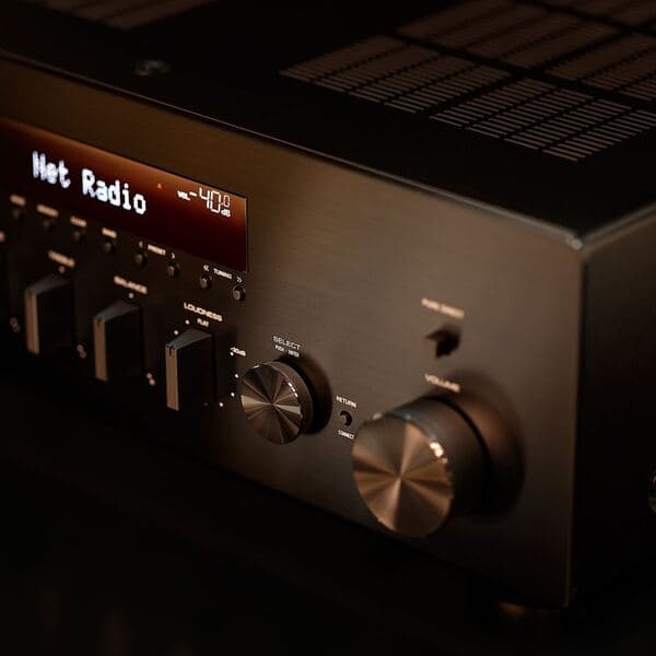 R-N600A — ampli Hi-Fi réseau 2 × 80 W
