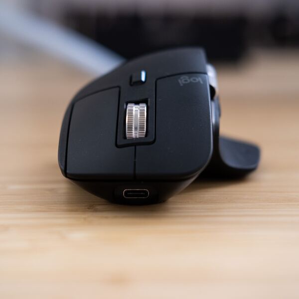 MX Master 3S — souris sans-fil 8K DPI